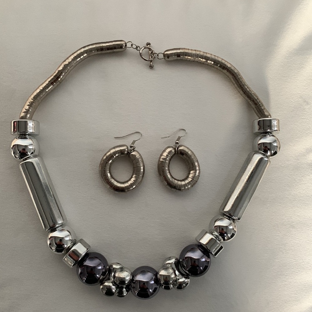 Necklace & Earring Set - Picture 5 of 6
